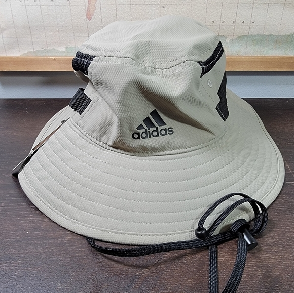 BRAND NEW Adidas Victory III Golf Bucket Hat Men's Size L/XL - Picture 1 of 5